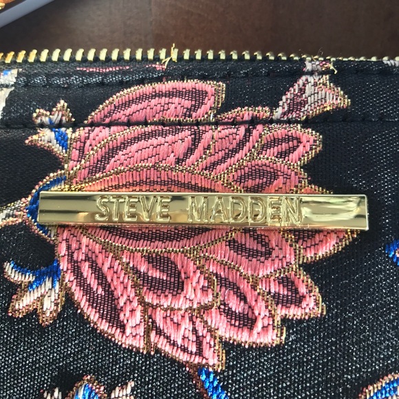 LAST ONE!! ⏳STEVE MADDEN BMarylin Crossbody  - Picture 6 of 7